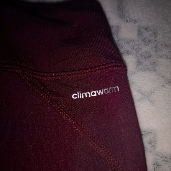 **SOLD**Adidas Red lepard print workout leggings - Picture 2 of 8